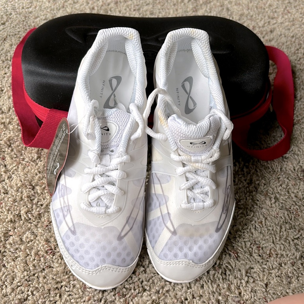 New Nfinity Vengeance cheer shoes, women’s size 6.5
